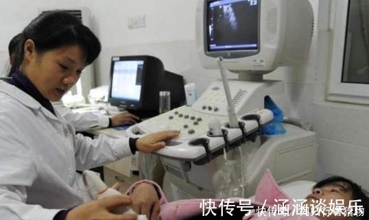 母姓|23岁产妇分娩,产房外来了十几个家属,孩子出生后护士才知道真相