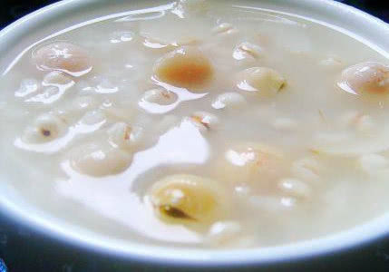 莲子|它和莲子一起煮成粥，坚持喝上一个月，每天一觉睡到大天亮