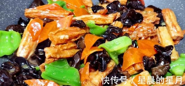 黑木耳|冬天,吃鱼吃肉不如吃它,蛋白质比牛肉高,营养全面,健脑又补钙!