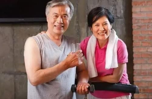 健康状况|60岁以上的男性,若还能坚持做4件事,或说明你的体质还不错