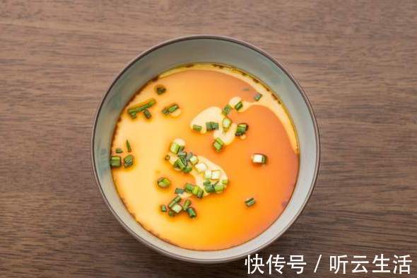 布丁|蒸鸡蛋羹,最忌直接加水就蒸,牢记3个技巧,鸡蛋羹嫩滑如布丁