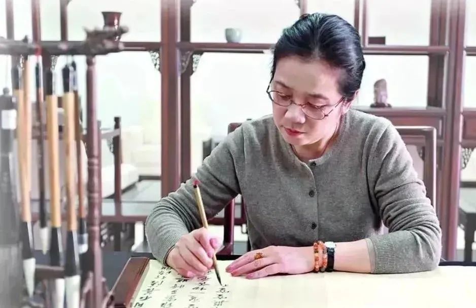 卢中南老师@孙晓云和卢中南老师都写隶书,你更喜欢谁的佳作?