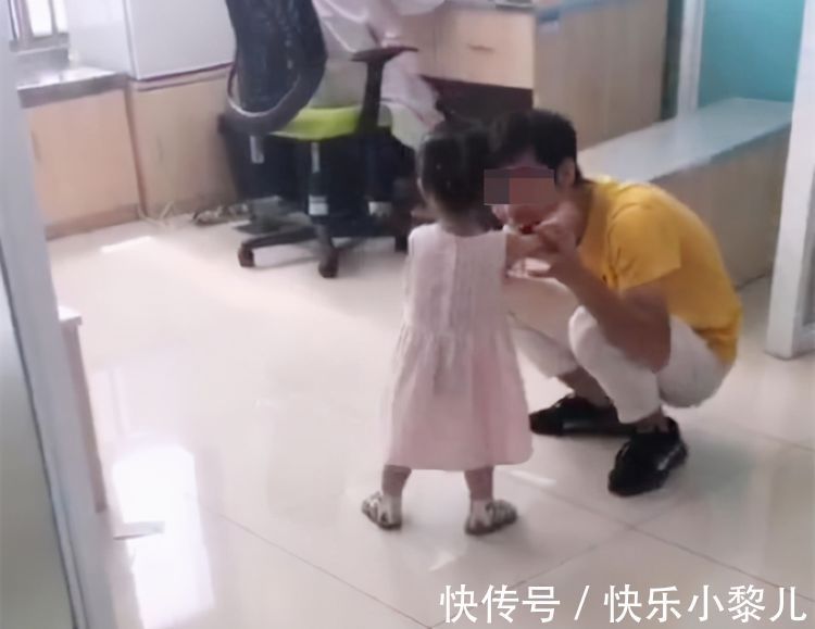 宝妈|3岁“女王”宝宝打针后,呲牙企图找护士算账,网友:护士快跑