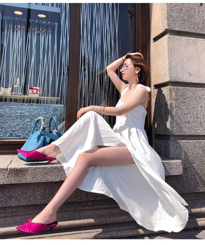 时髦|街拍:长发披肩的好姐妹,身穿时髦短款装,甜美又靓丽