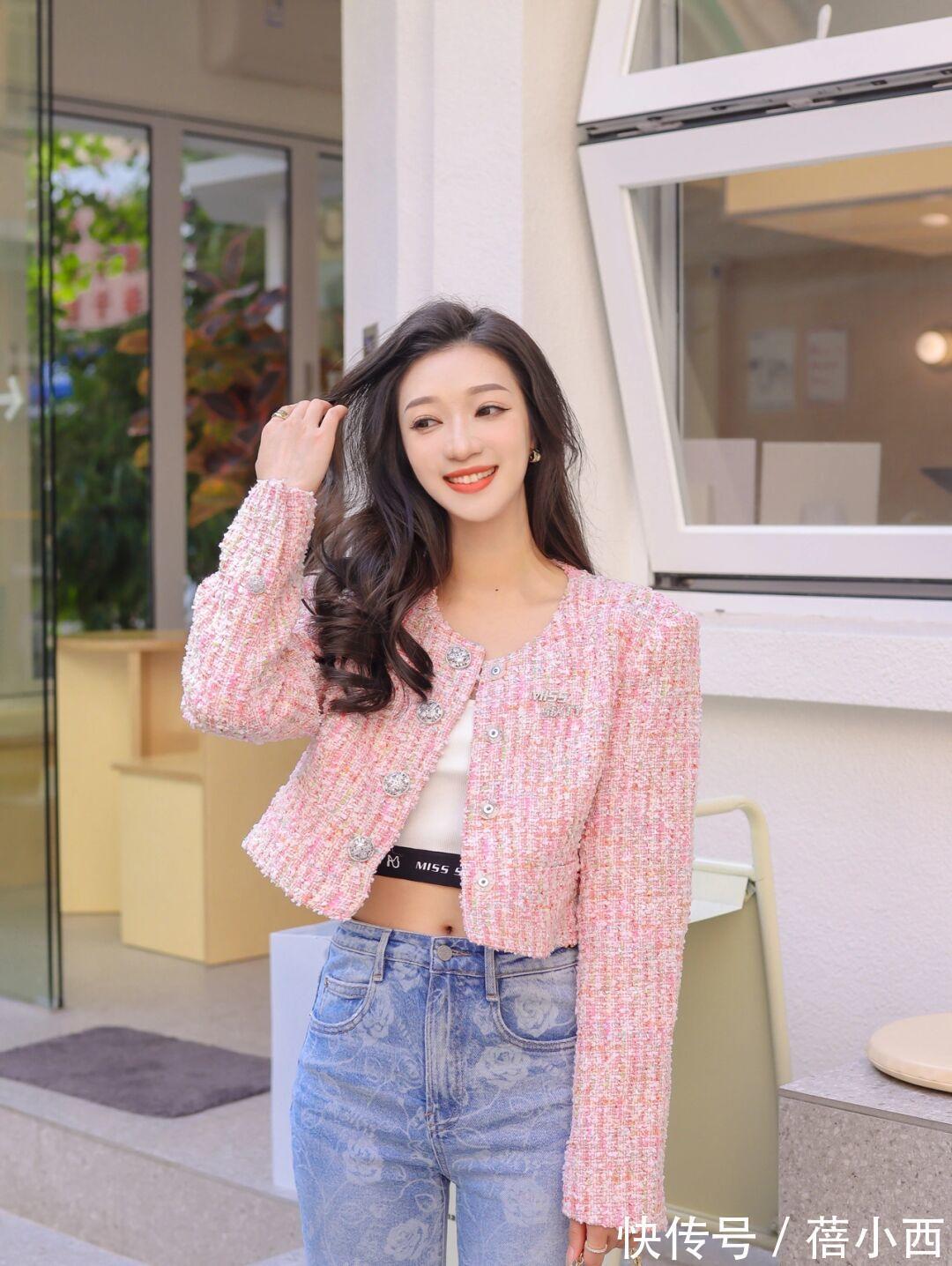 搭配 2022早春穿搭流行“小香风外套+半身裙or牛仔裤”,自带优雅气场