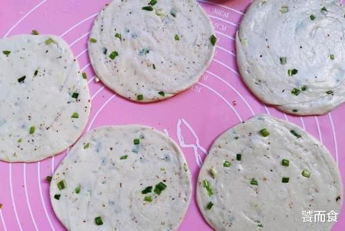 老妈30年烙饼经验,饼中多放这种食材,香酥松软,手一捏直掉渣