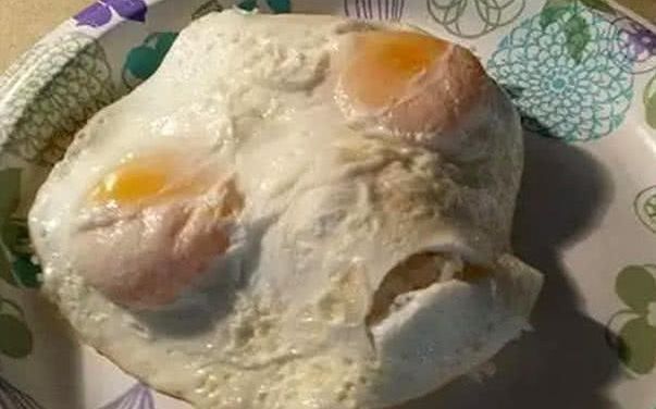 有种做饭叫女友做饭,糊饺子不算啥,看到图4我更爱食堂阿姨