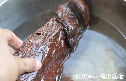 炒腊肉时，不要切好就炒，学会多做3步，腊肉鲜香入味，口感特好