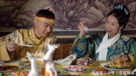皇上|饭菜下毒想杀死皇帝？溥仪：不可能？我在宫里就没吃过一顿热饭