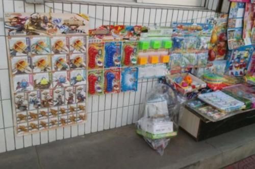 家长|有毒的玩具:孩子喜爱的“假水”,是解压神器还是“坑娃神器”?