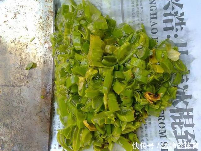 开春别换盆了,这7种东西撒土里,花吃了新叶子呼呼冒!