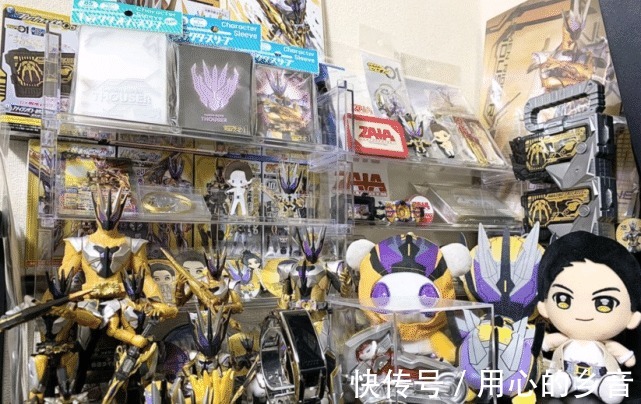 手办|假面骑士千骑狂热粉丝秀收藏,看到满屋子的周边后,网友酸了!