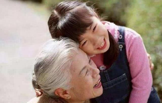 姥姥|“姥姥带娃”和“奶奶带娃”区别,讽刺又现实,快看看你家是吗?