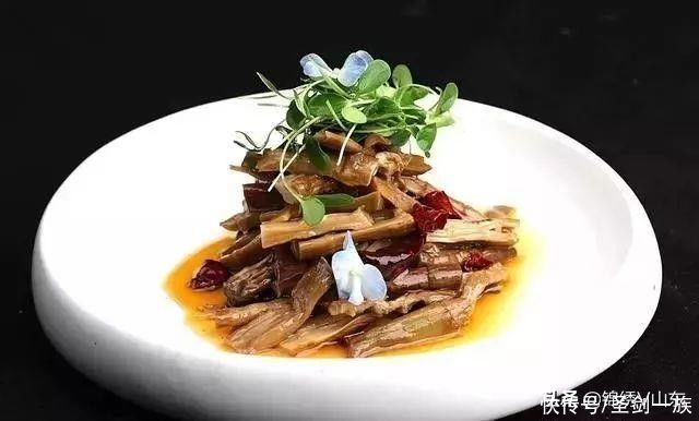 金针菇|周末聚餐推荐，盛夏爱吃的15道家常菜，讲究营养搭配，懂吃更健康