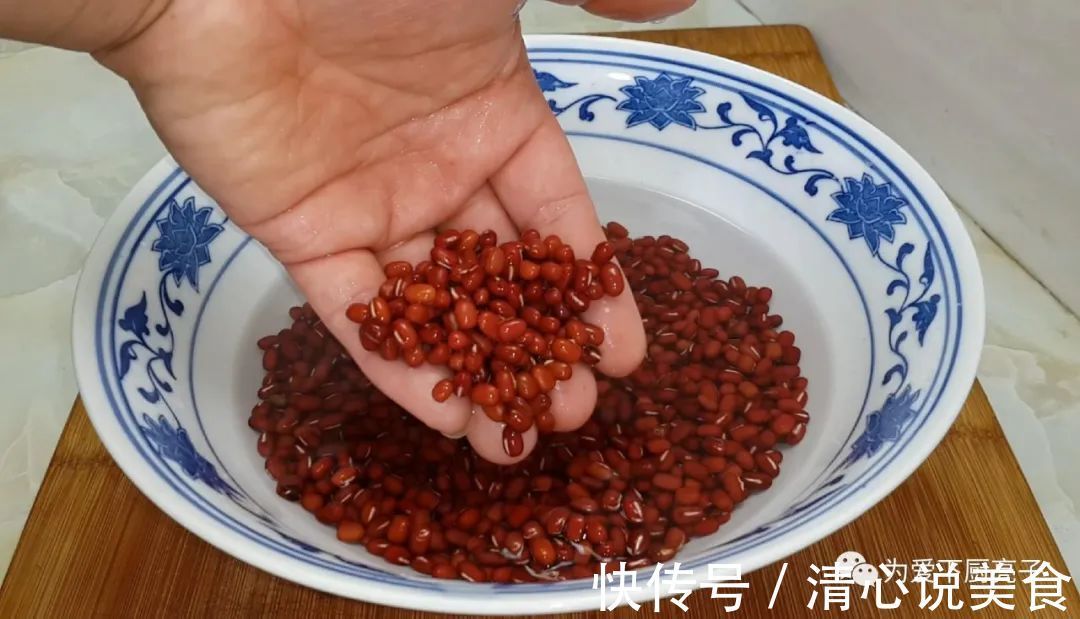 红豆饼又吃新吃法，不蒸不烤不油炸，松软又香甜，孩子爱吃不挑食