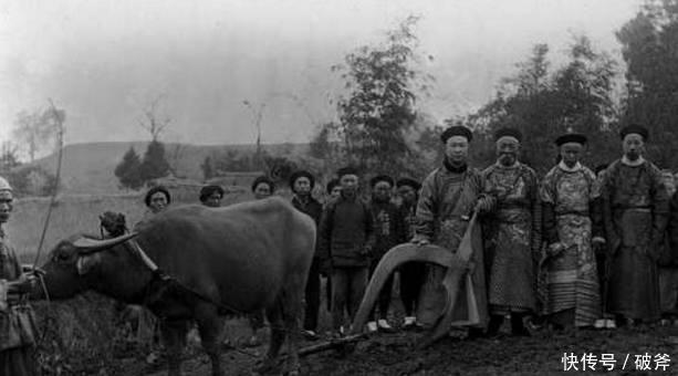 官员|一组清末官员老照片,头戴顶戴花翎,出巡阵仗大,官气十足!