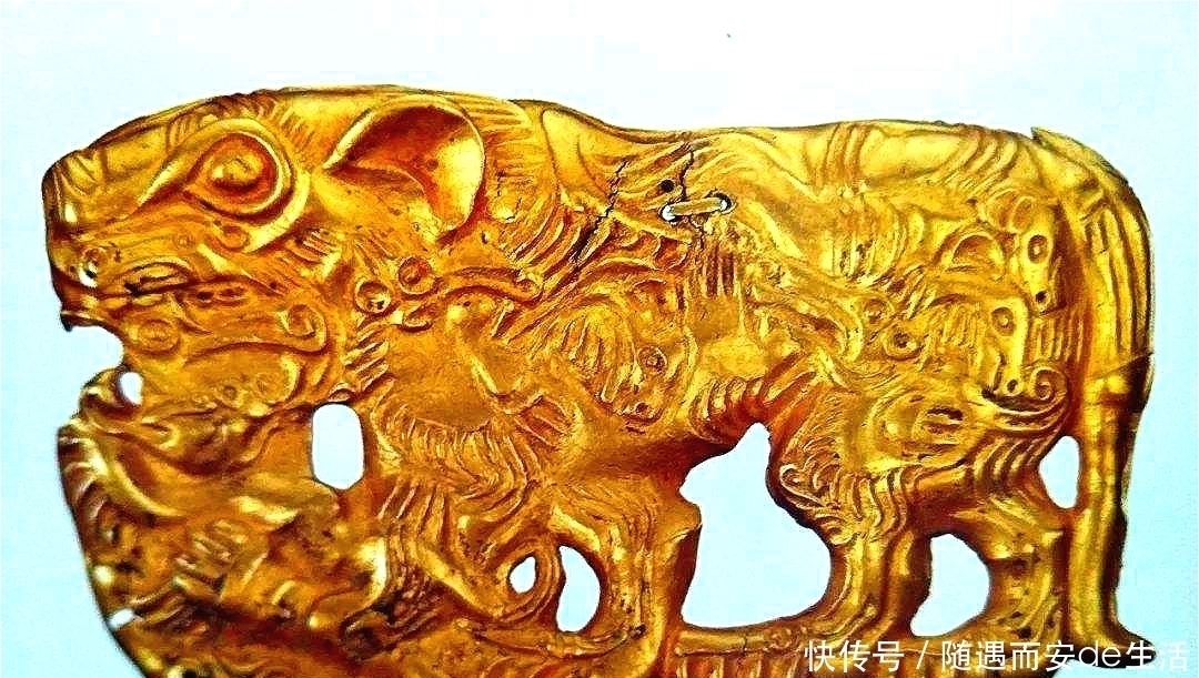 地里三次犁出金子,他三次主动上交,专家研究一月,揭开宝藏之谜