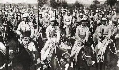 战士|八路军旅长叛变投敌,这位连长只身闯入敌营,将其活捉!此人是谁