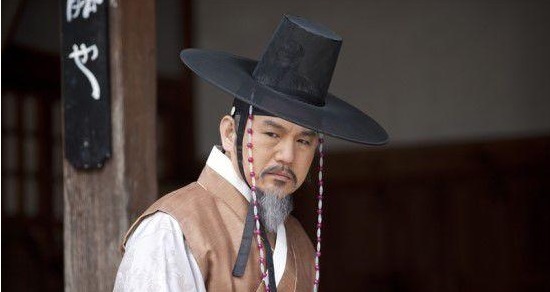 血雨腥风|他是个残忍的野心家,助人篡位掀血雨腥风,去世17年后被砍头!