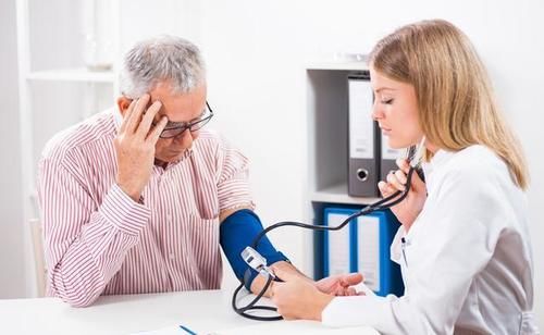 老年|老年高血压表现为收缩压高，舒张压低，有什么危害，怎么治疗？