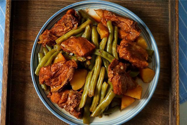 凉爽早立秋,周末贴秋膘这道菜必上桌,解馋又下饭,孩子吃不够