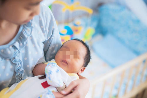 腿部|家长常做的3个陋习，很容易让娃腿部变形，别再上赶着去做了