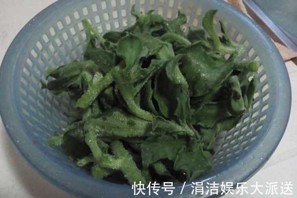 结晶体|女性不想满脸皱纹,不妨多吃此菜,去除色斑、抹平皱纹,年轻十岁