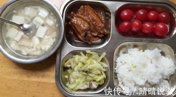 午餐|宝妈“突袭”幼儿园,拍下午餐照直接转学,其他家长看后坐不住了