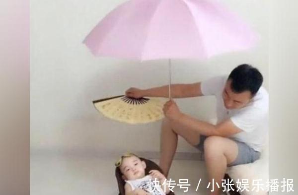 宝宝|爸爸出差回来,被妈妈安排照看宝宝,父子俩相处的画面把妈妈笑翻