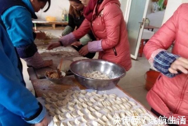 正确|包饺子别用手捏了,教你正确做法,快速不脏手五分钟一屉