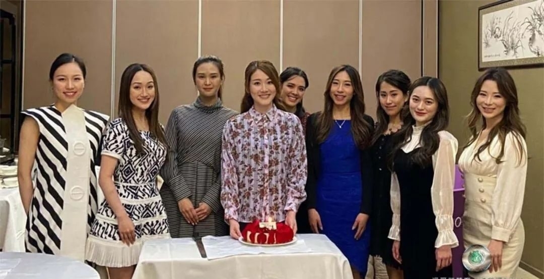 钟丽缇23岁大女儿夺华姐亚军,想入行追上妈妈的成就