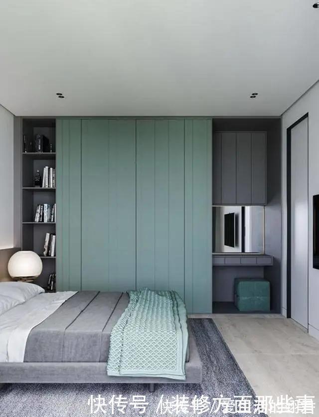 收纳|卧室衣柜底部留20cm打一排抽屉放鞋,防潮又实用,太聪明了!