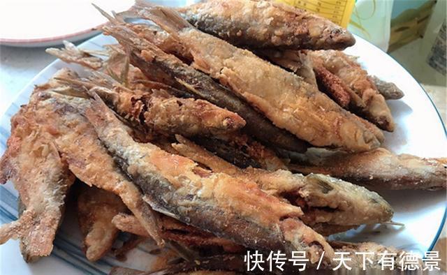 手竿|三伏天大鱼难钓,可以用这种方法钓小翘嘴,拿回家油炸,美滴很