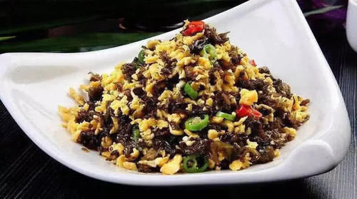 满脸皱纹|女性不想满脸皱纹,推荐多吃3种食物,补血养颜,滋润身体