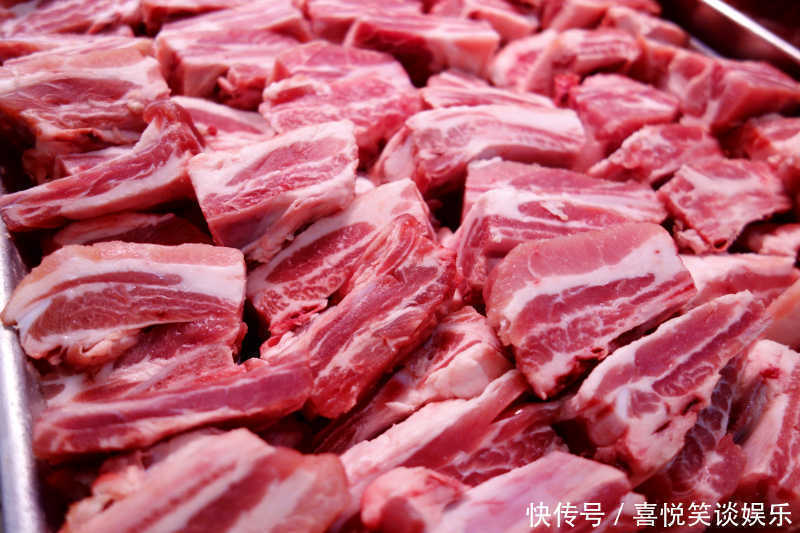 闻一闻|买排骨时，别只会挑肉多的，牢记3点，好排骨一挑一个准！