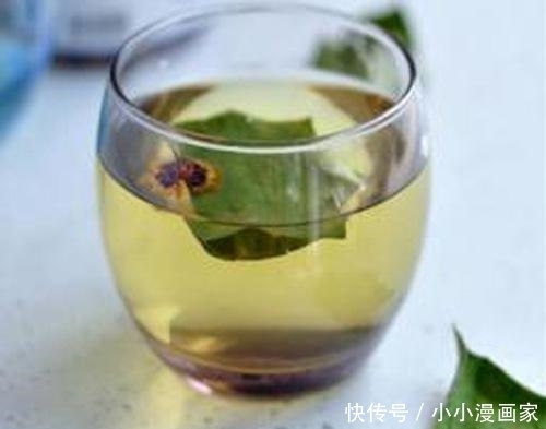 女人更年期吃些碱性食物，每天喝一杯，补充雌激素，更有女人味