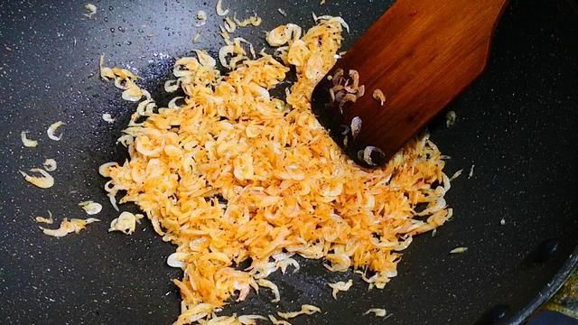 霜降前后，这菜大量上市，营养极高，又鲜又嫩别错过，包饺子最香