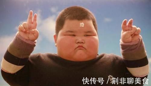 黑名单|4种“假牛奶”列入黑名单,没营养还浪费钱,不少家长还成箱买