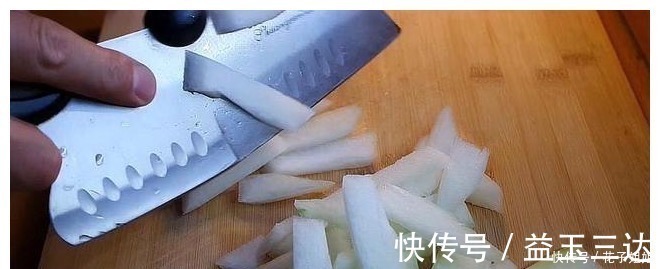 冬瓜最好吃做法，不凉拌，不红烧，比肉还香，一大盘上桌不够吃！