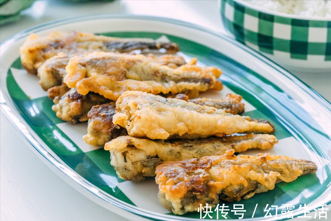 黄鱼|炸小黄鱼，别只会加面粉，多放这2样，出锅又酥又脆，凉了也不硬