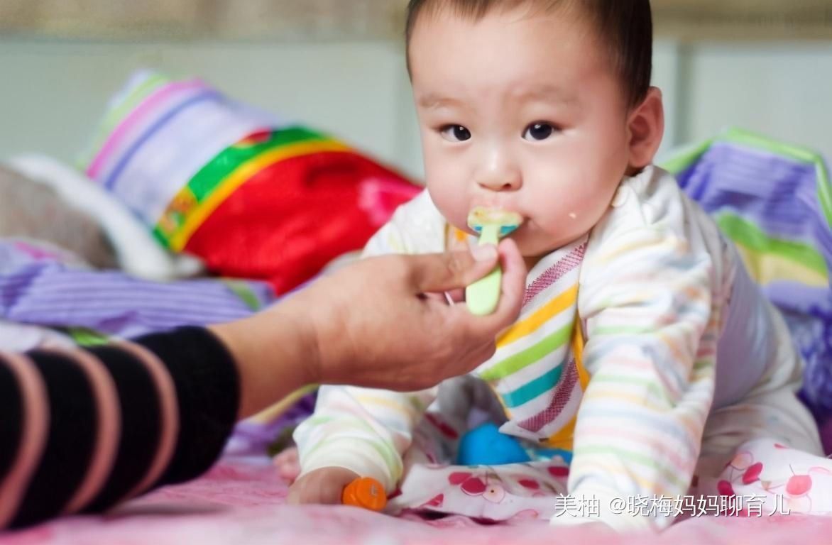 女婴|8个月女婴身上臭味熏天，一直洗不干净，医生的话让妈妈自责不已