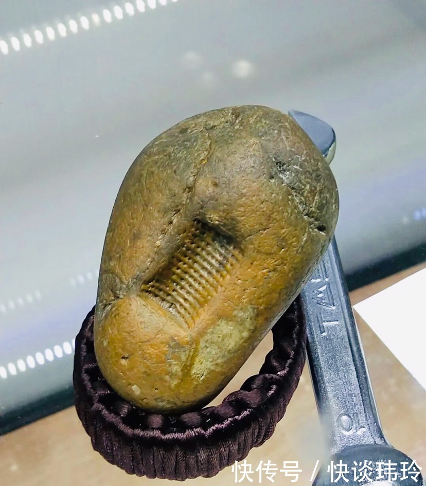 优美|奇石欣赏:围观 精巧别致的珍品奇石 大自然的瑰宝果然奇特优美