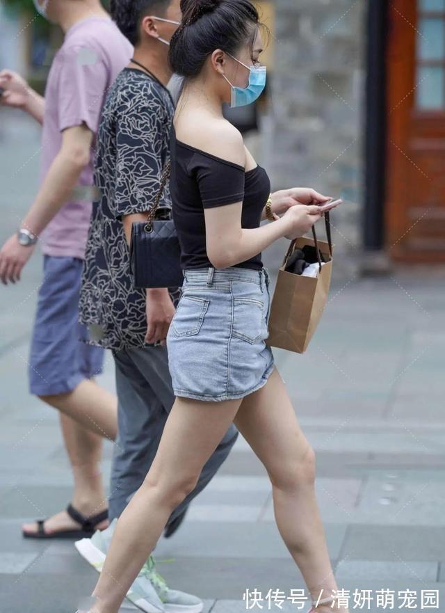 搭配 浓妆艳抹不是时尚,而是搭配最简单的短裤,同样的时髦也很漂亮