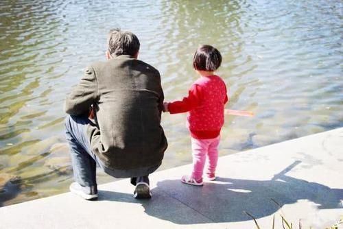 夫妻在这个年龄要认真考虑二胎,别让孩子伤心,让自己遭罪