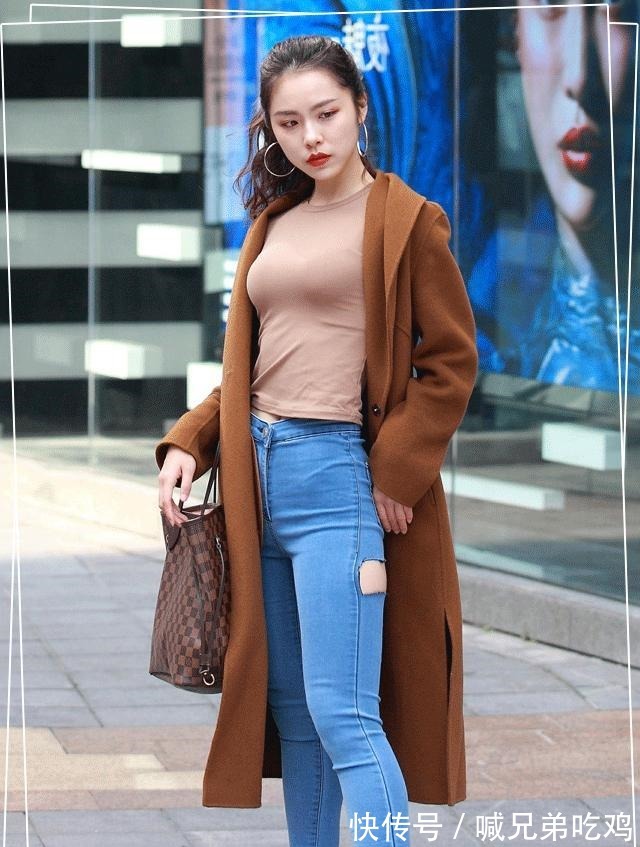 版型|牛仔裤展现出女人独立自强的态度,那简约的风格,尽显小清新范!