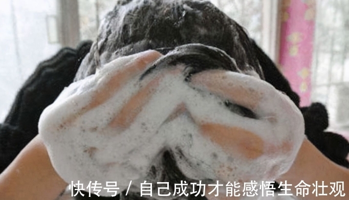 孕期|长点心吧!你以为孕期洗头是小事?孕妇洗头万不可掉以轻心的五点