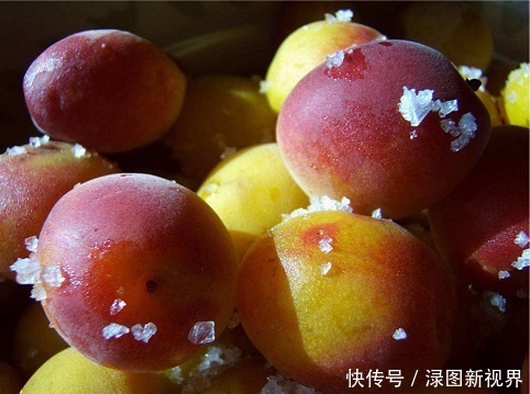 无花果|女人不想子宫早衰,多吃以下3种水果,改善贫血,子宫更光滑