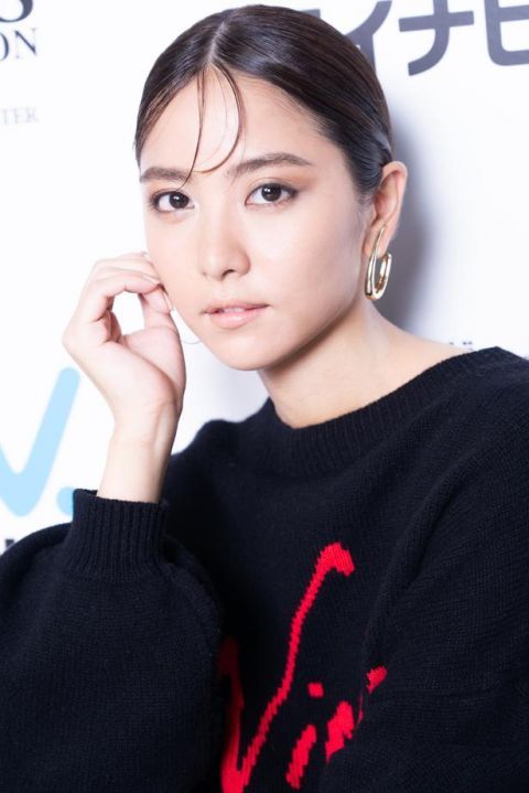 女星石川恋上传最新照片简洁妆容干练十足 快资讯