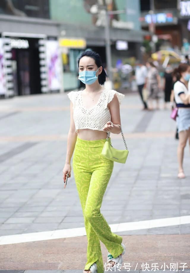 小个子 高腰裤简单而不单调,讲究上下搭配,小个子太适合了!