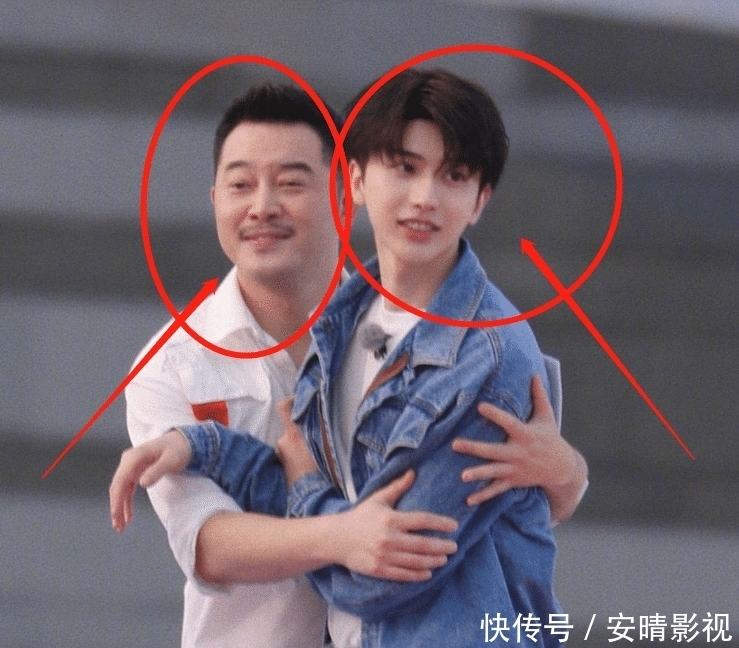 沙溢|沙溢带俩儿子录制《跑男》,安吉消瘦不少,小鱼儿却胖到快认不出